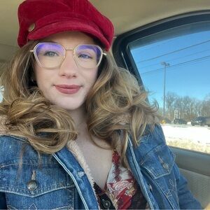 Meet your Posher, Kayela